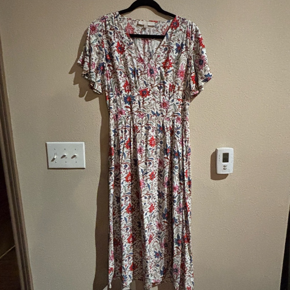 LOFT Floral Flutter Sleeve V-Neck Midi Pocket Dress - Picture 4 of 12